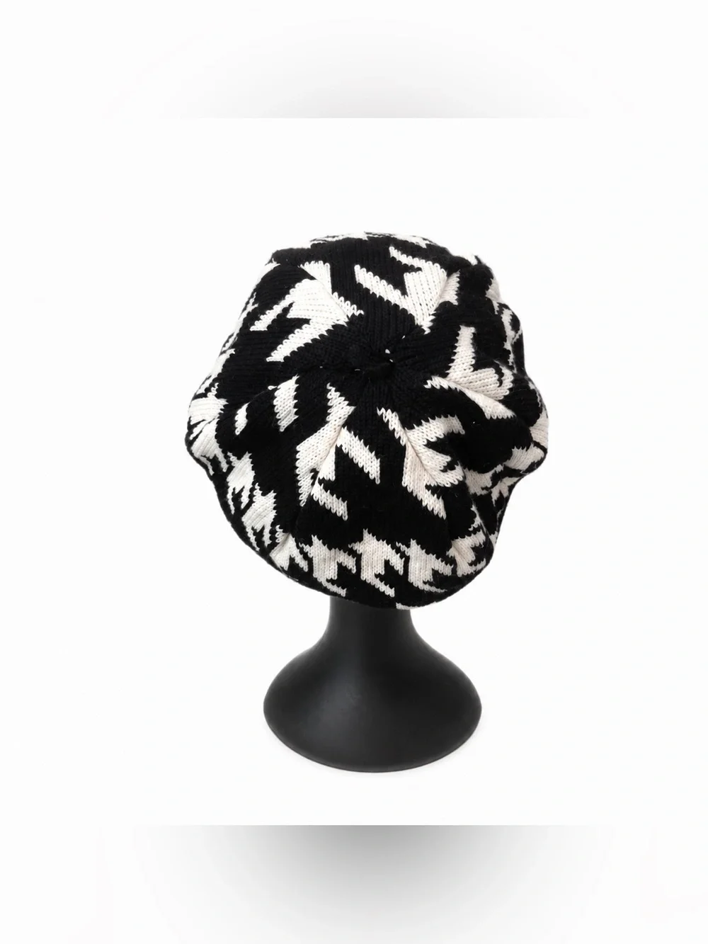 Black & White Houndstooth Knit Beret